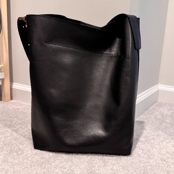 Madewell Essential Bucket Tote, Black Like New - Picture 3 of 6